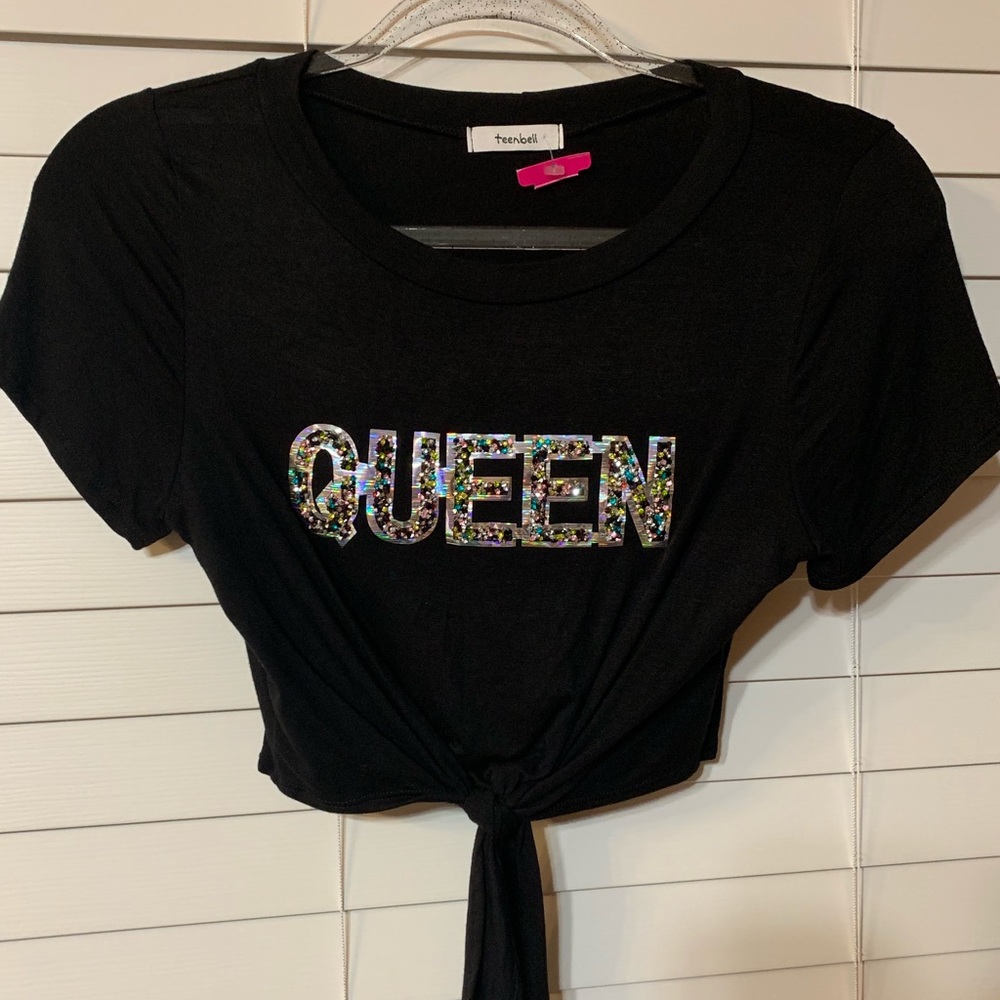 3 x $20 🤩 QUEEN rhinestone Crop Tee